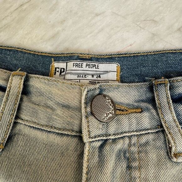 Free People Lace Trim Jean Shorts Women's Size 24 Mid Rise Denim NWT - Picture 3 of 8